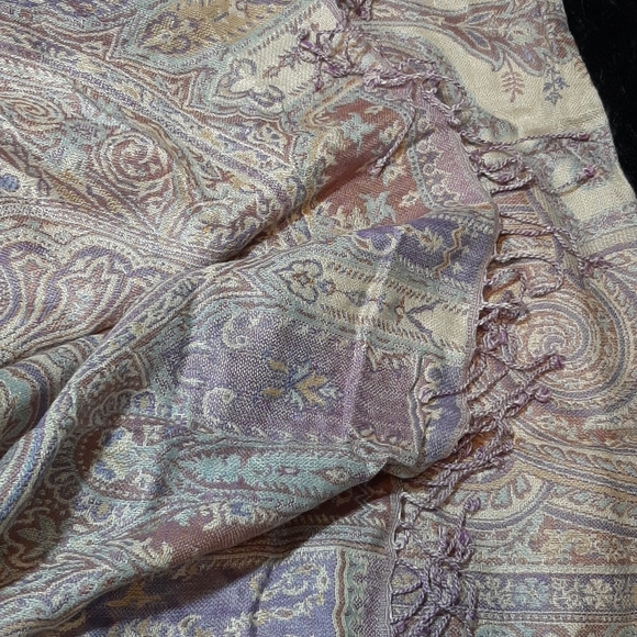 Violet del mar cashmere scarf. 301 - Picture 2 of 4